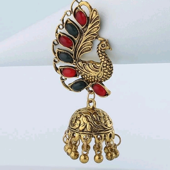 Peacock dangling design earrings - Picture 3 of 3